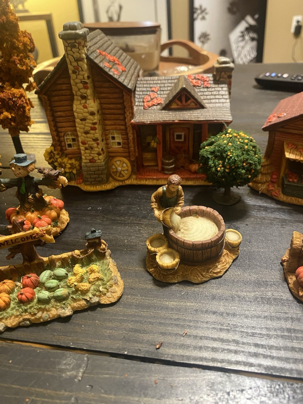 MCM VTG autumn Farm Village
