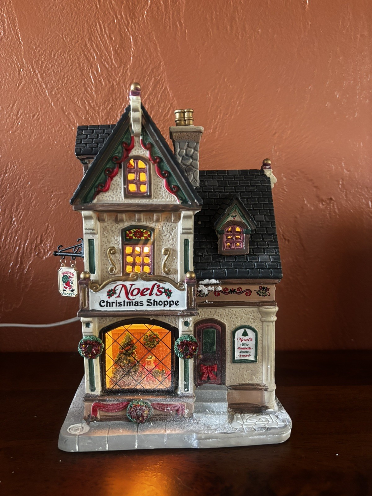 Lemax 2016 Noels Christmas Shoppe Retired Village #65154 Michaels Exclusive