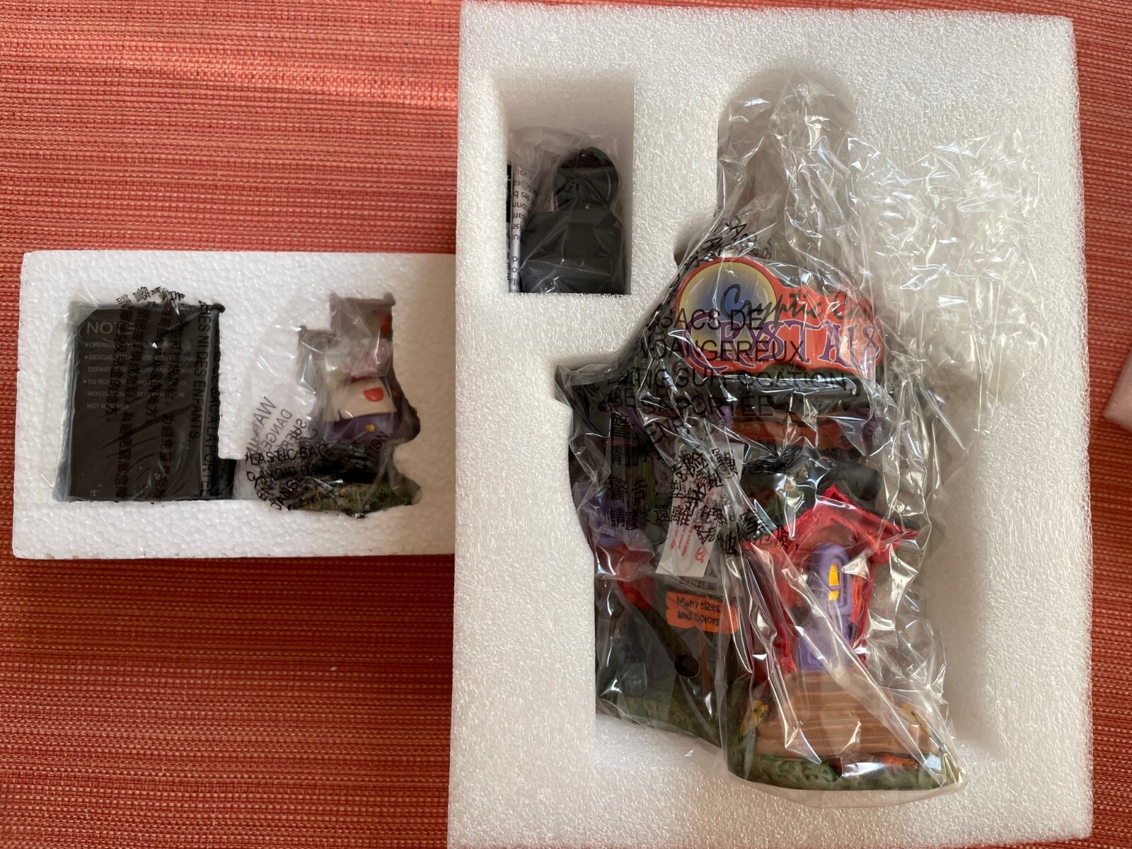 Dept 56 Halloween Cryptic Cave Crystals sold w/ Cave Mystic, NIB Lit Collectible