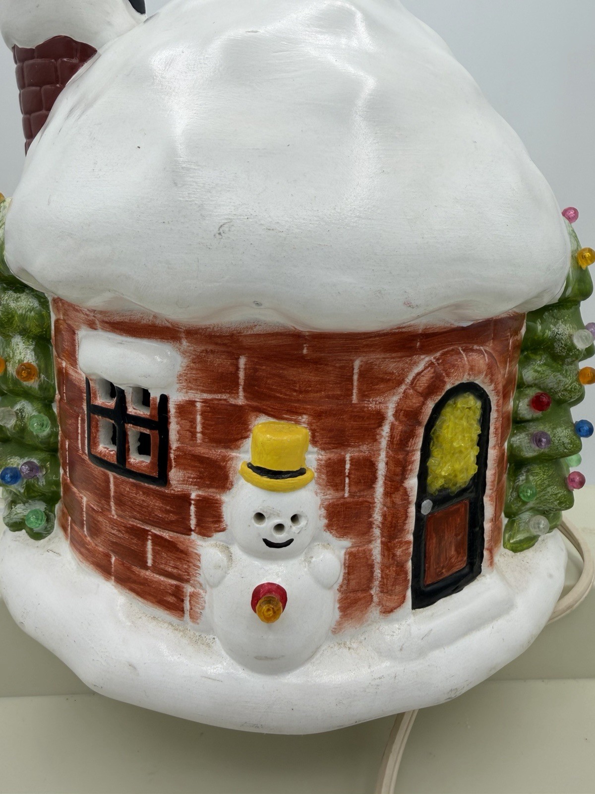 Vintage Ceramic Igloo House Christmas Trees Light Up Snowman Santa On Roof