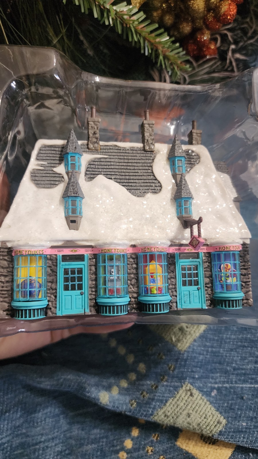 Hallmark Harry Potter Honeydukes Sweet Shop Christmas Village Collectible