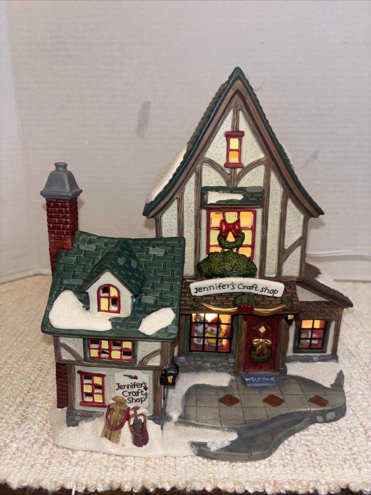 Holiday Inspirations Jennifers Craft Shop W/light And Box