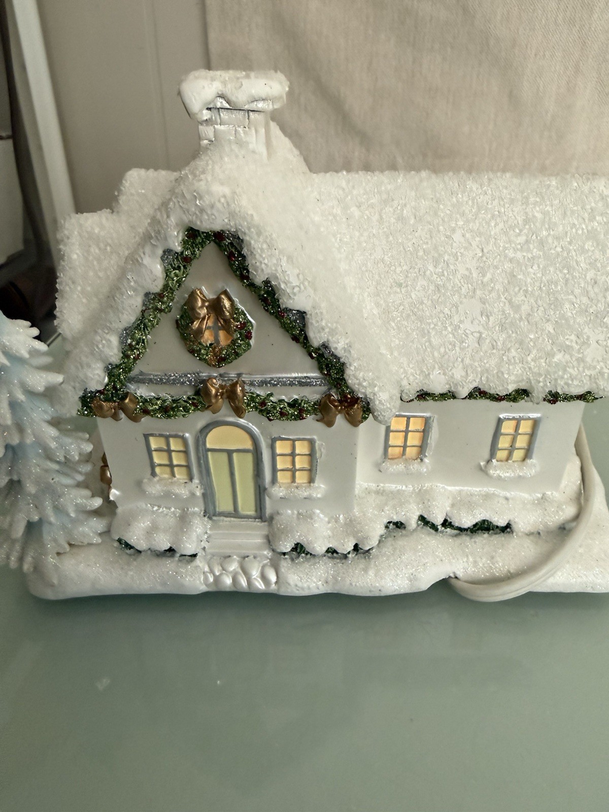 2005 Hawthorne Christmas Snow Angels Holiday Village Reflections Book Store NICE