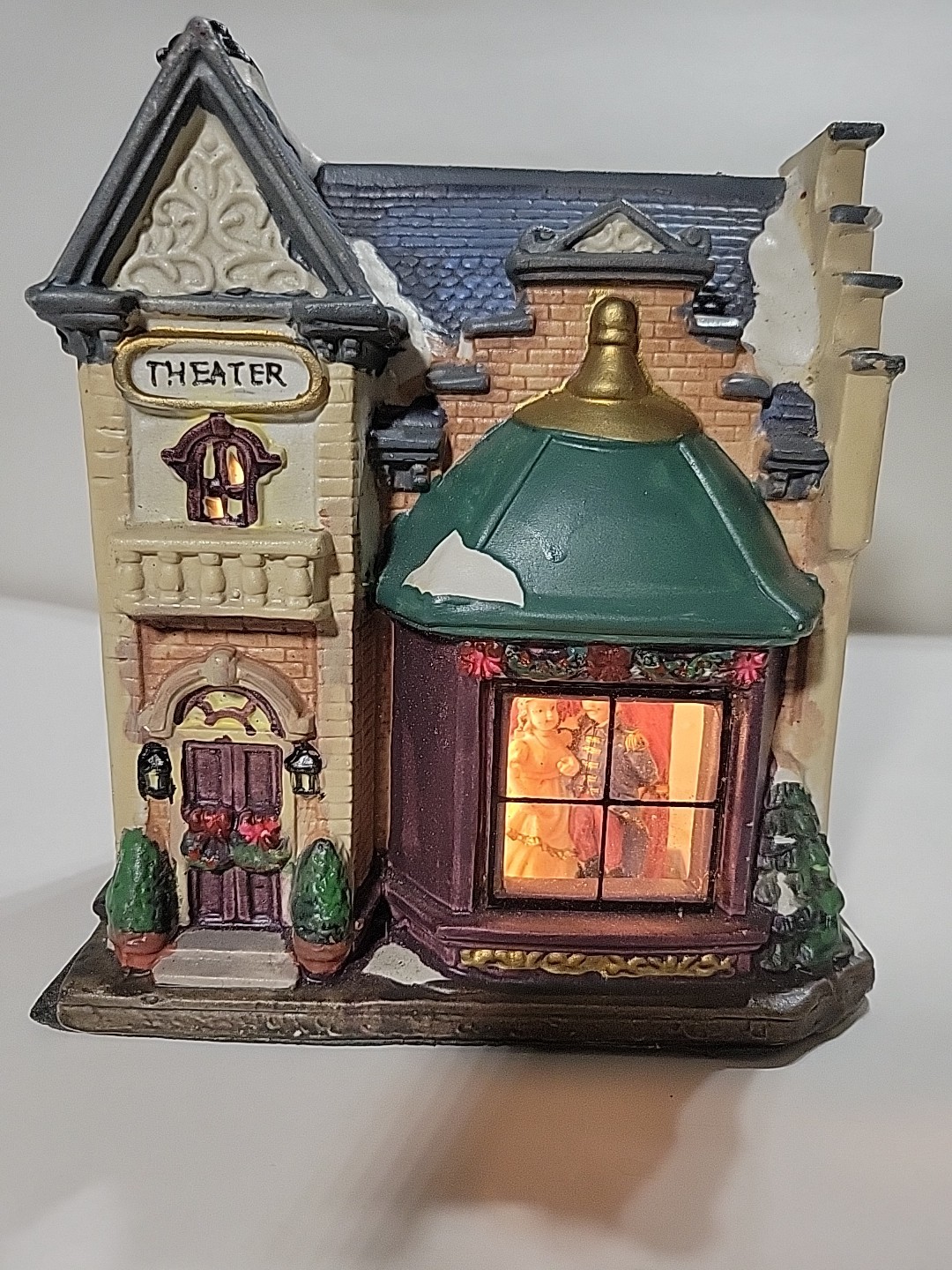 Christmas Village -THEATRE- Lighted House Building w/people in Window RARE