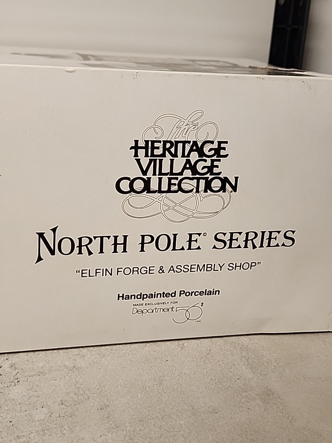 Department 56 Elfin Forge and Assembly Shop North Pole Series 56384 MS1