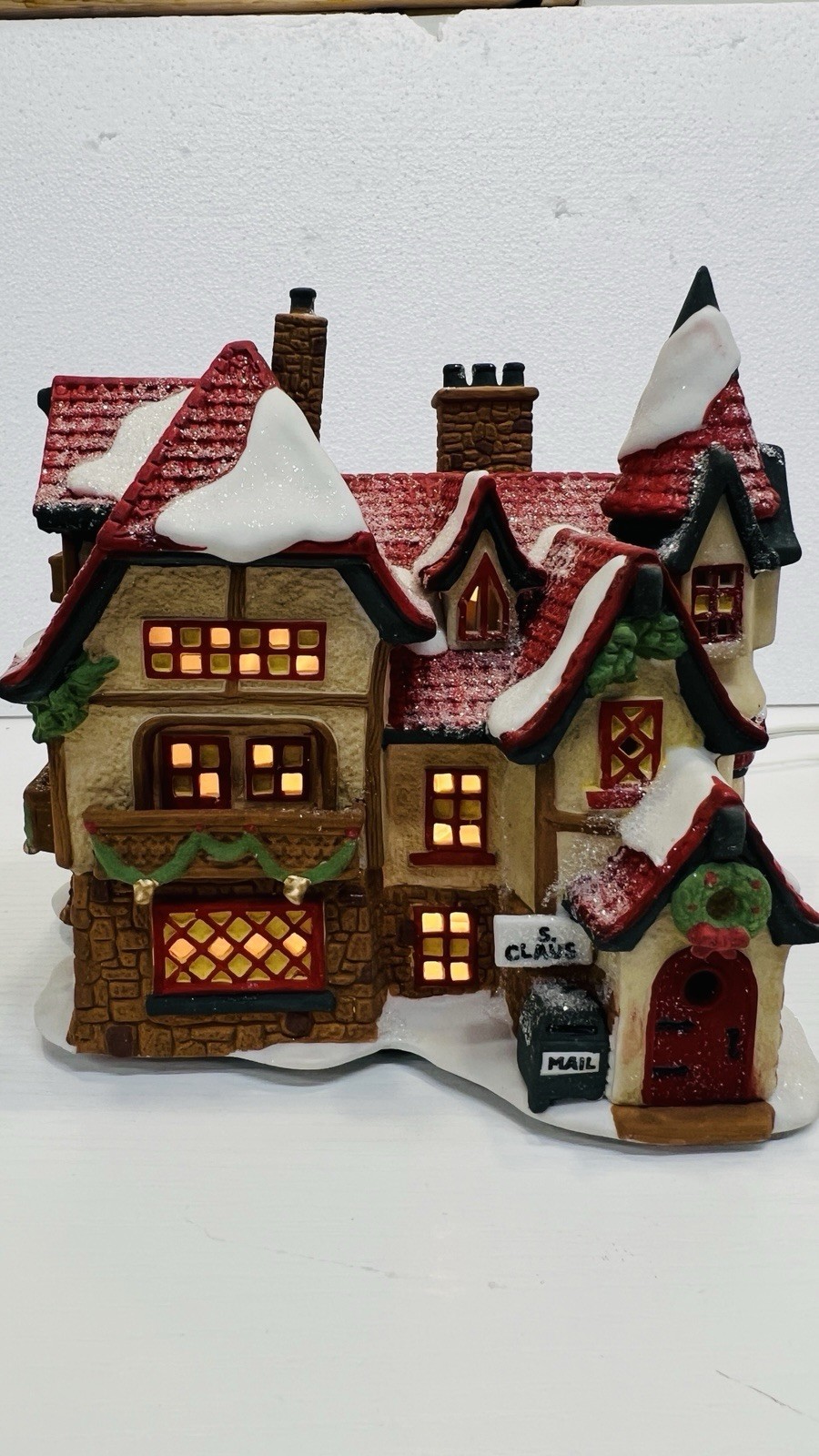 Dept 56 North Pole Series “Santa’s Workshop” 56006 Retired 1993 Excellent !