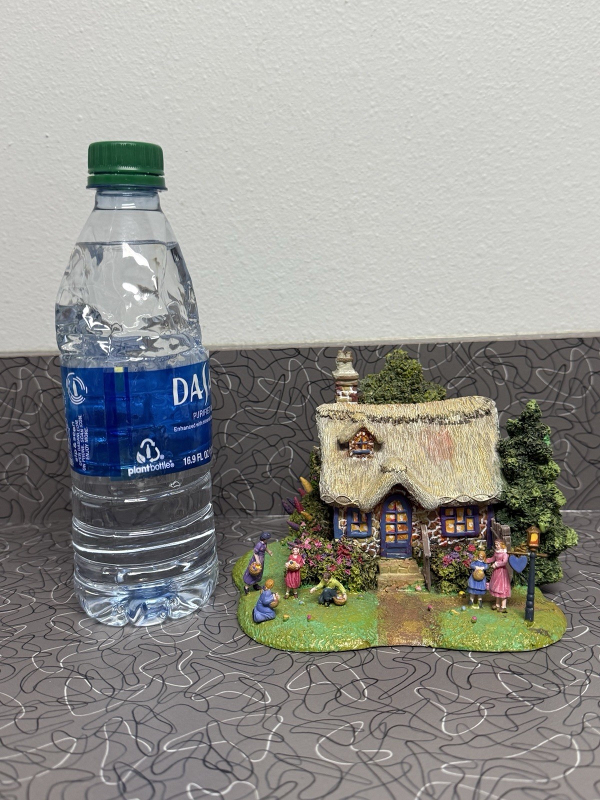 2007 Thomas Kinkade Easter Egg Hunt Thatched Cottage Teleflora