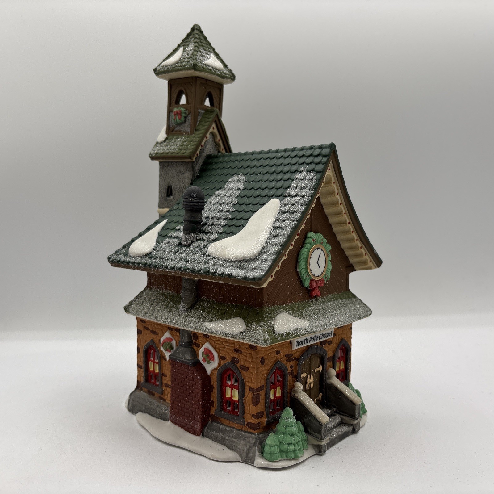 Department 56 1993 Vintage HVC North Pole Series North Pole Chapel 5626-0 Retire