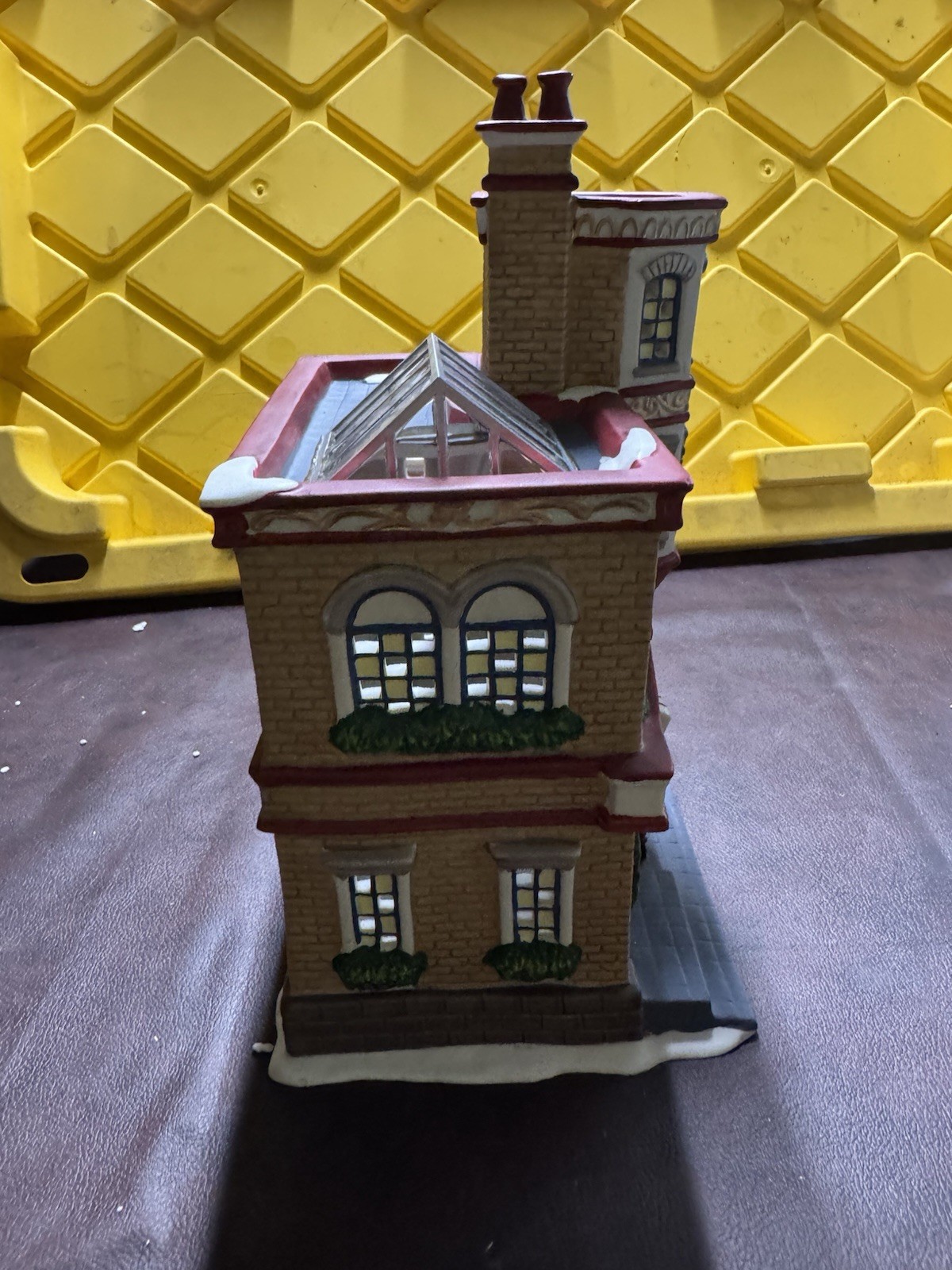 Heartland Valley Village Briggs Pharmacy Porcelain Lighted House