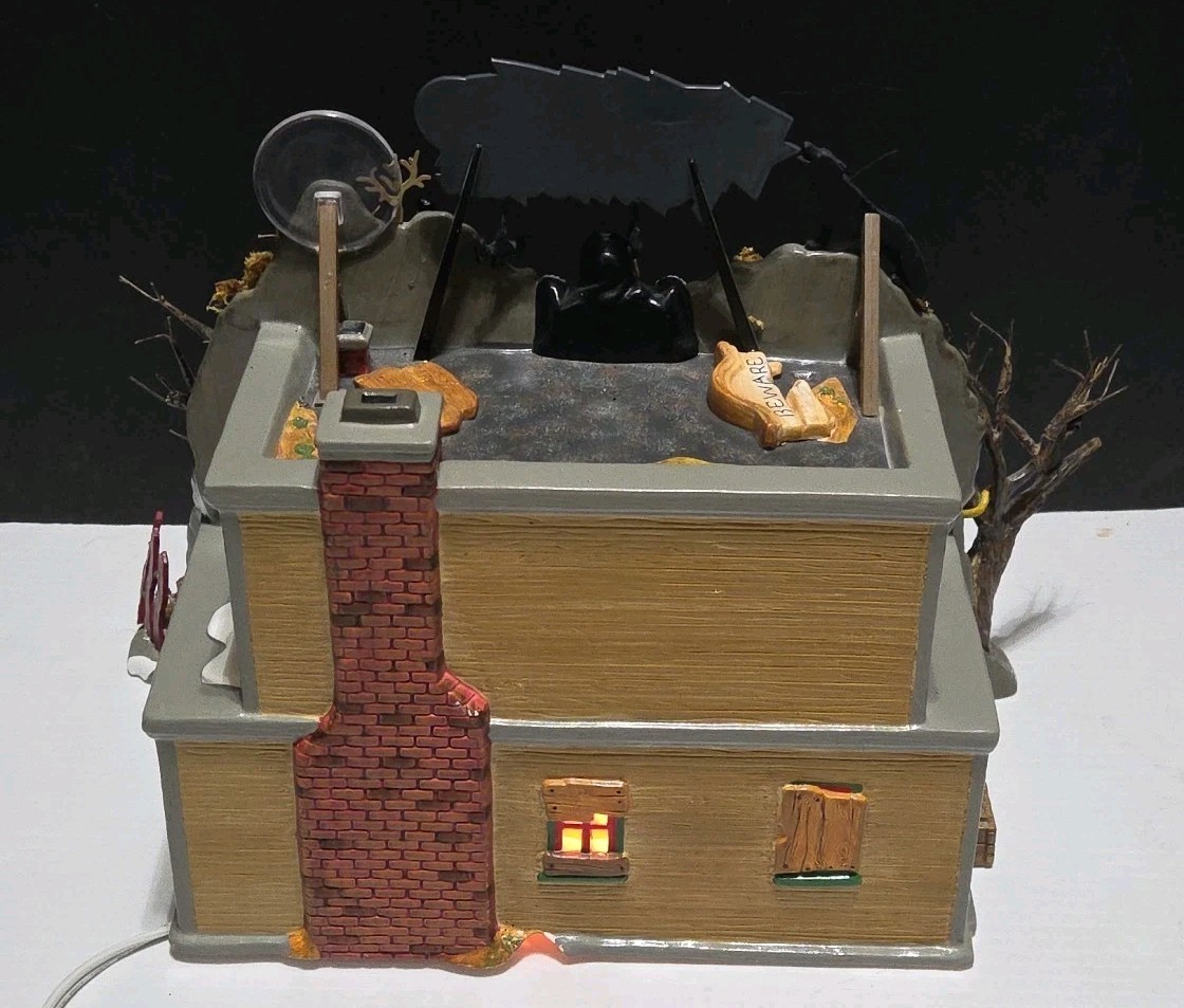 Dept 56 Halloween Haunted Fun House Light Up Snow Village 55094 11″