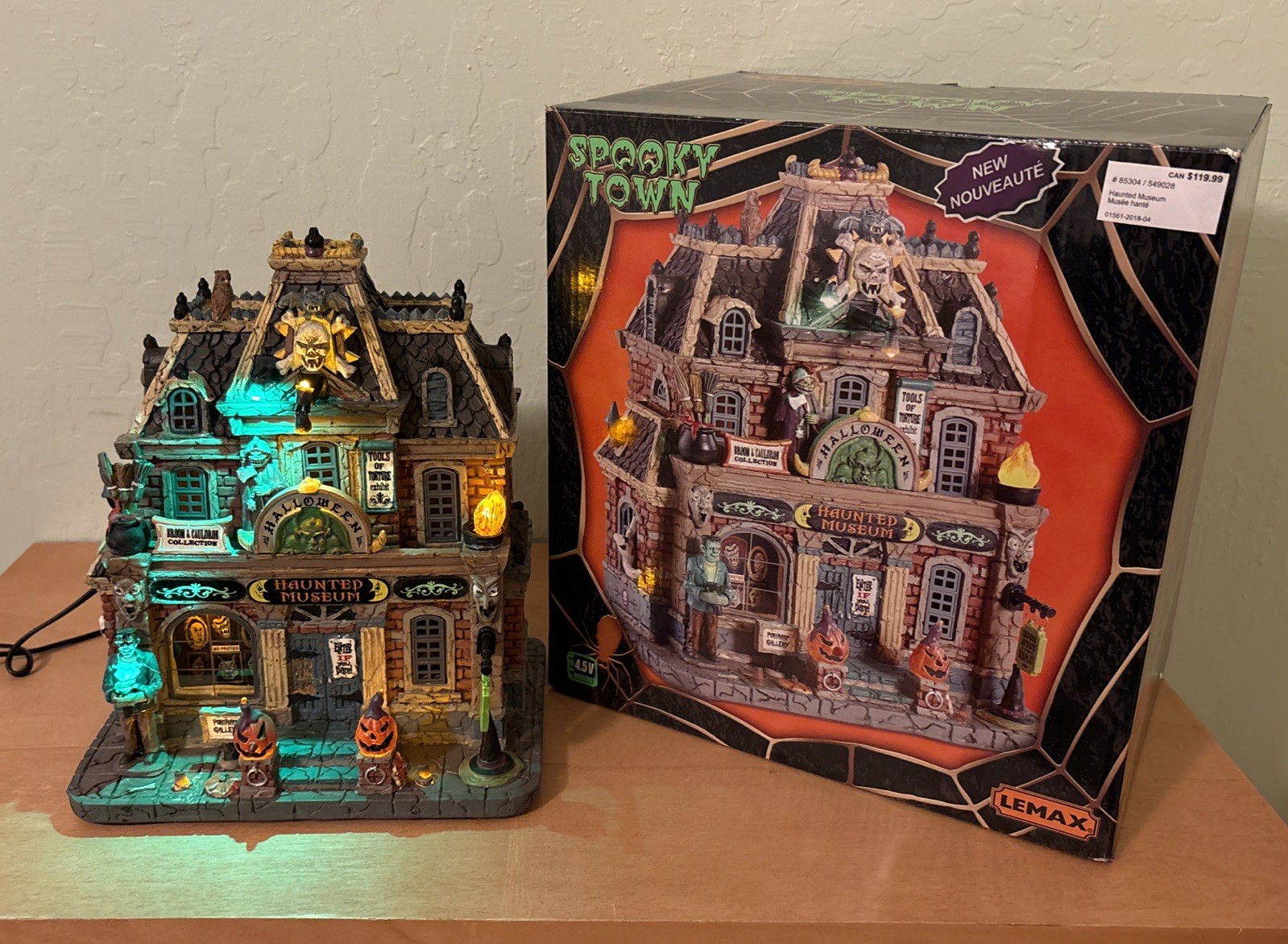 Lemax Halloween Village Spooky Town 2018 Haunted Museum #85304 Haunted House