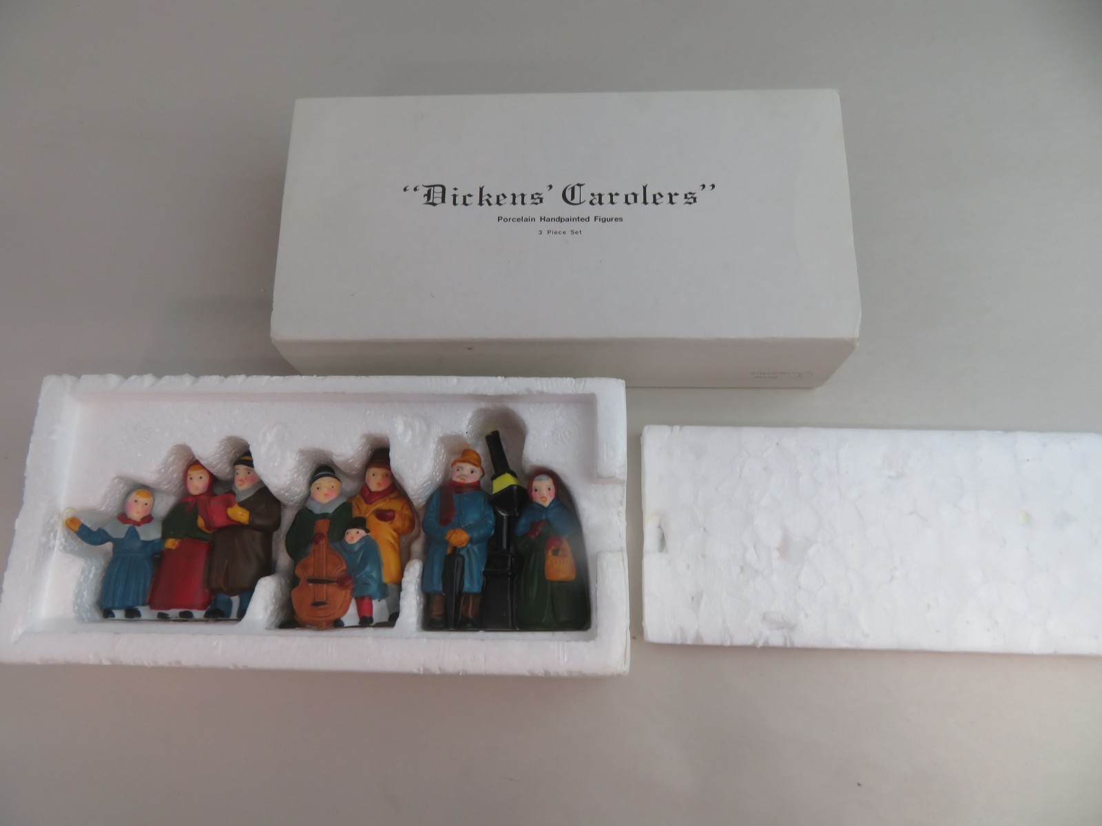 Department 56 DICKENS CAROLERS Dickens Village Accessory 3 Piece Set