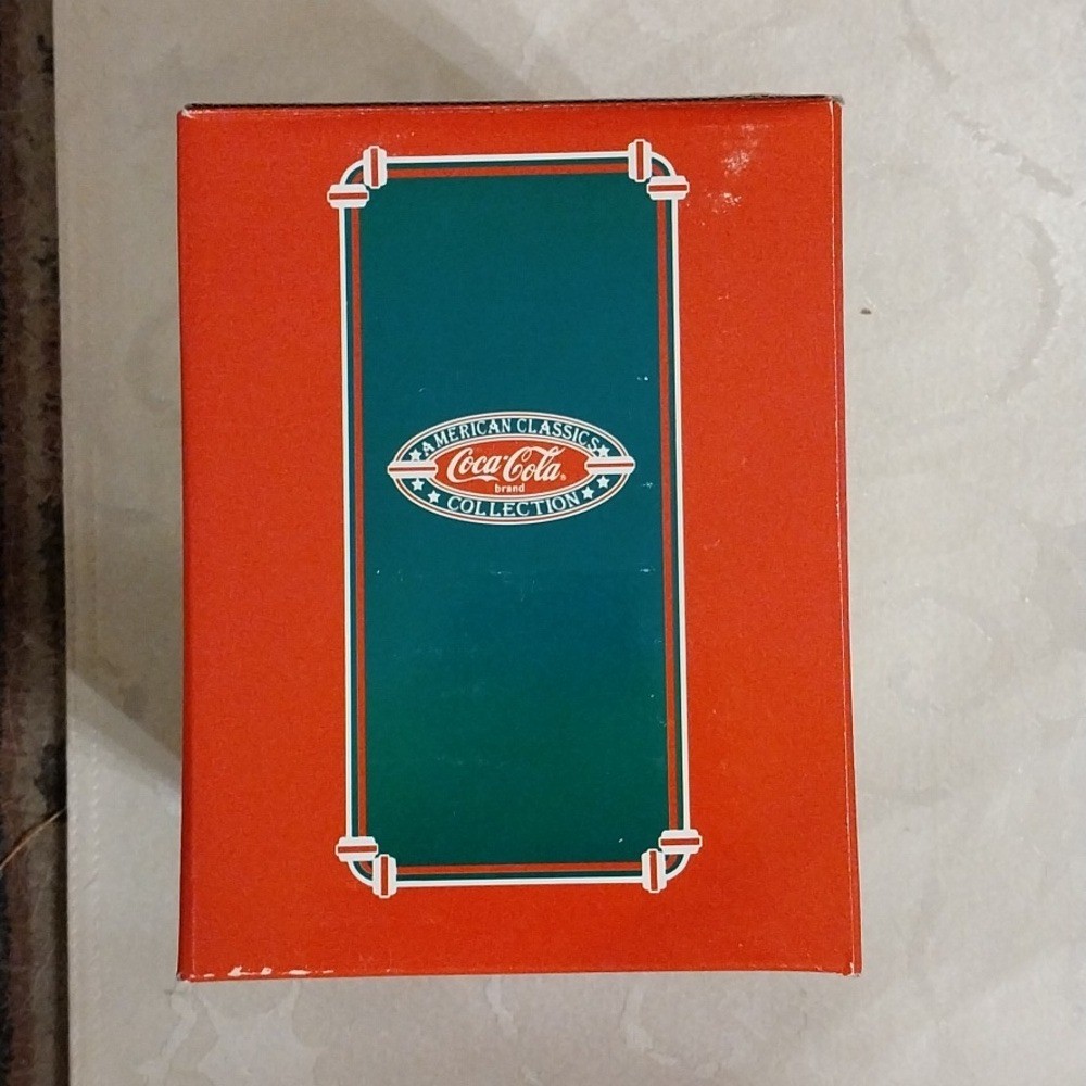 Coca-Cola American Classics Collection NIB 1995 Pemberton Village Train Depot