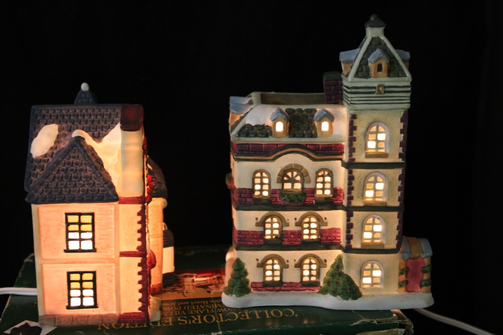 Grandeur Noel 2 Piece Porcelain Set HOTEL & JEWELER ANTIQUES Christmas Lighted