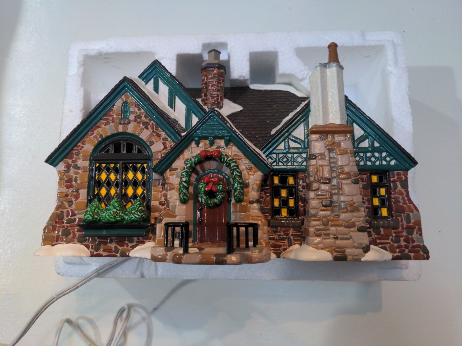 Dept 56 Christmas Snow Village American Architecture Tudor House #55062 W/Box