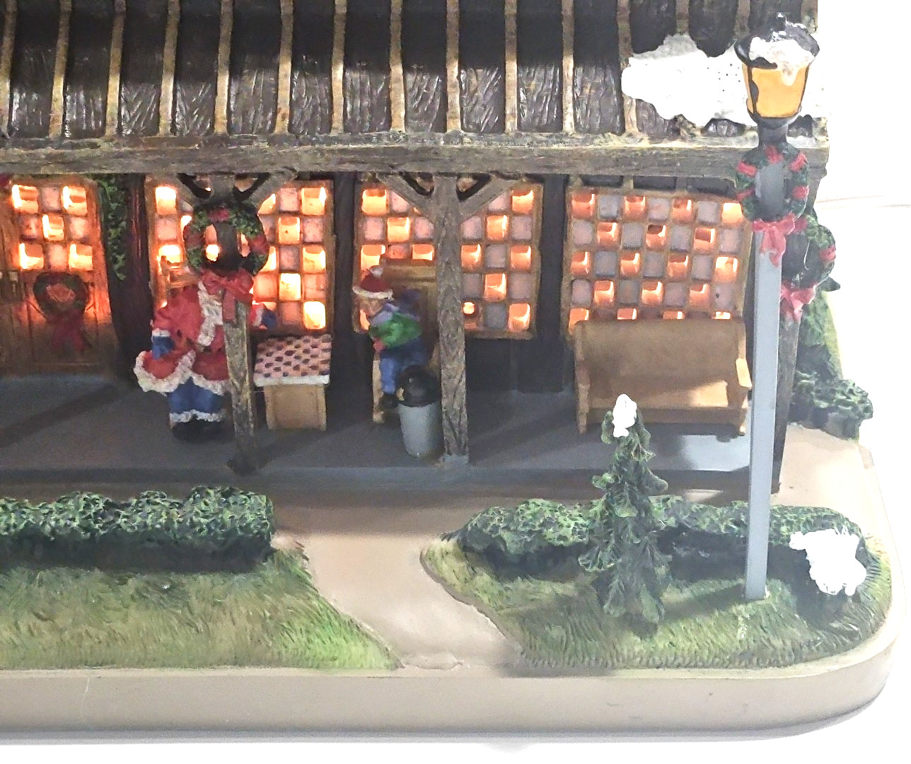 Vintage 2005 Cracker Barrel Old Country Store Christmas Village Replica with Box