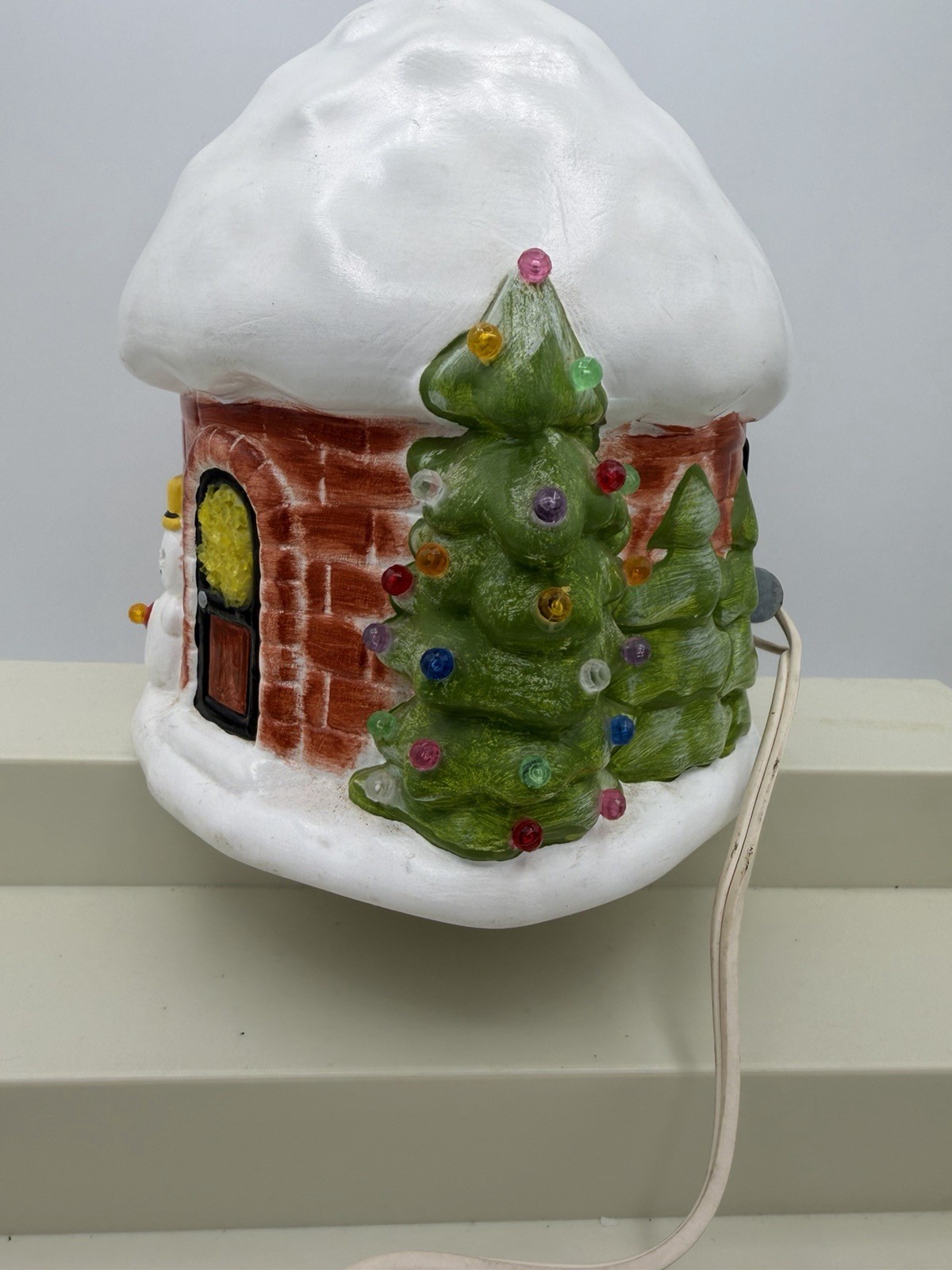 Vintage Ceramic Igloo House Christmas Trees Light Up Snowman Santa On Roof