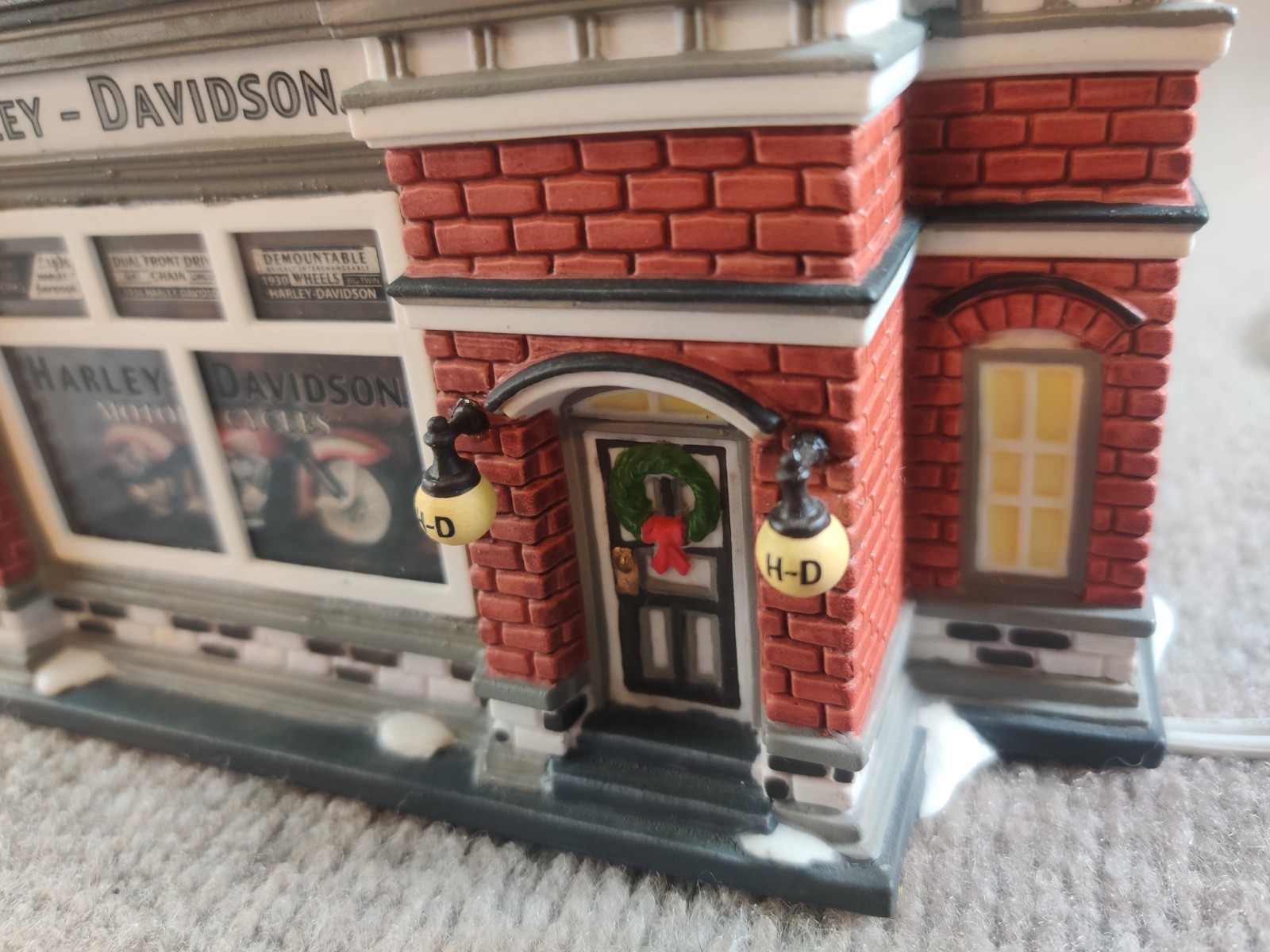 Department 56 Harley Davidson City Dealership Snow Village 59202 Lights Up