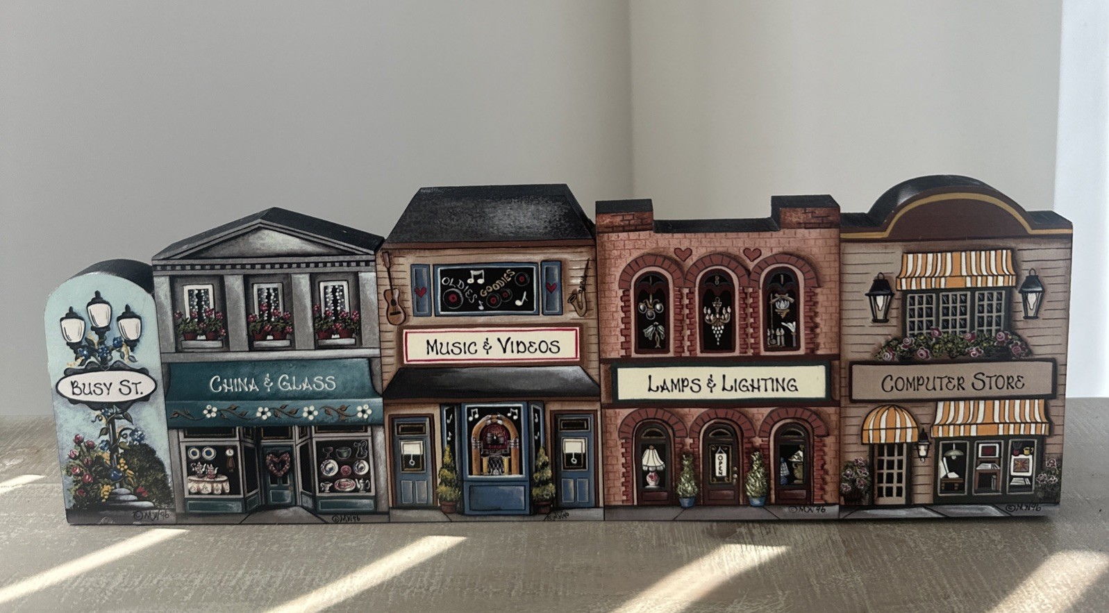 VTG 1996 Brandywine Wood Work Attached Busy St Stores . Shelf Sitter