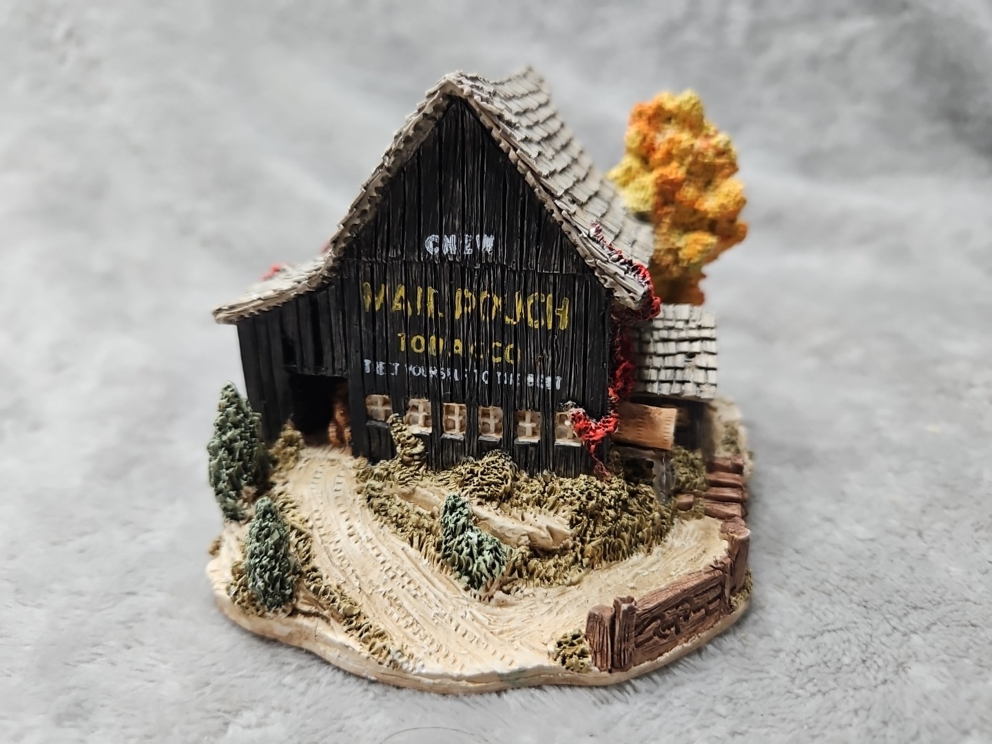 American Landmarks Collection 1989 MAIL POUCH Barn Lilliput Lane Signed