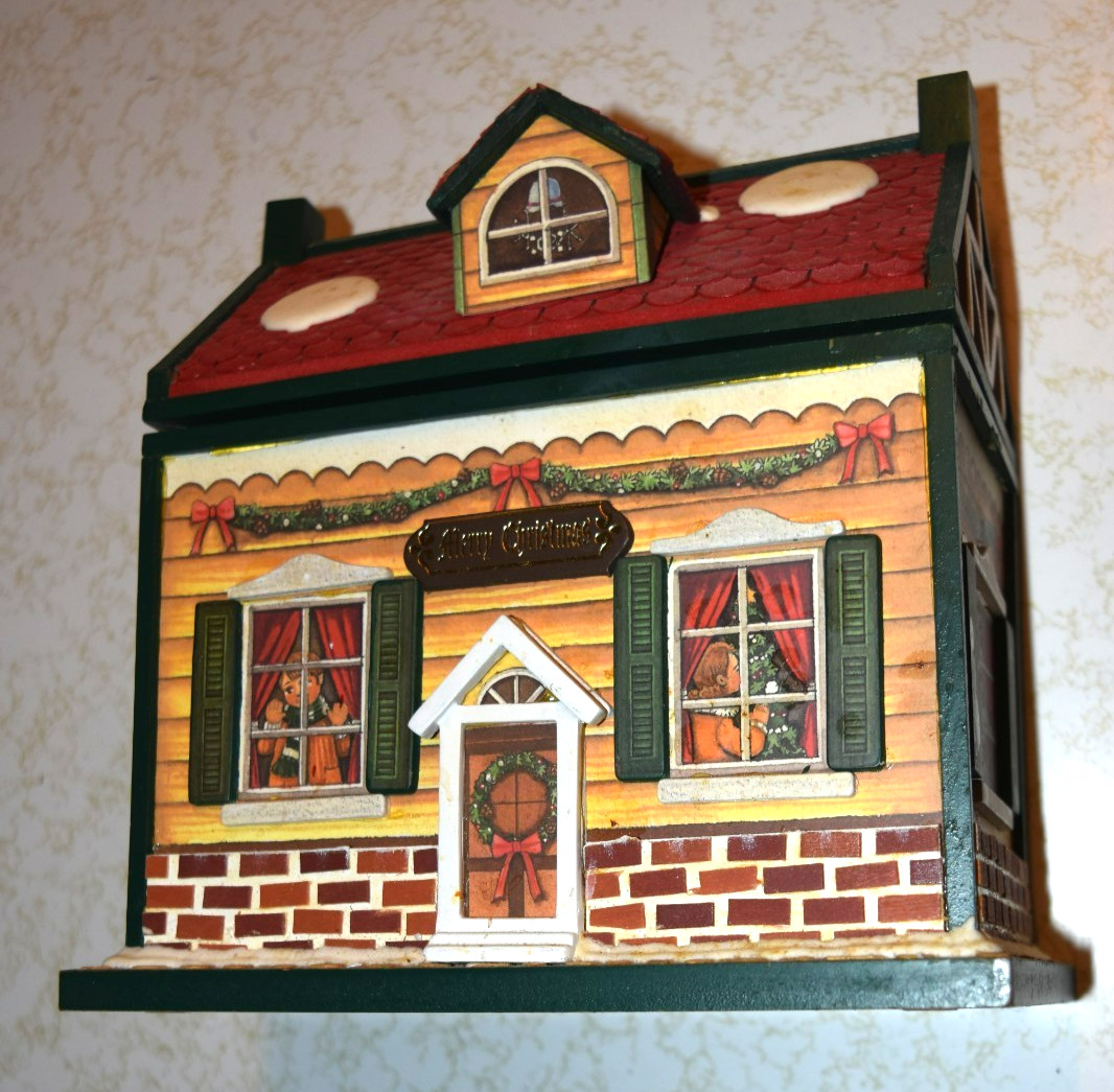 CHRISTMAS TRADITIONS “Christmas House,” (4.25″ x 7.25″ x 8.25″) in Original Box