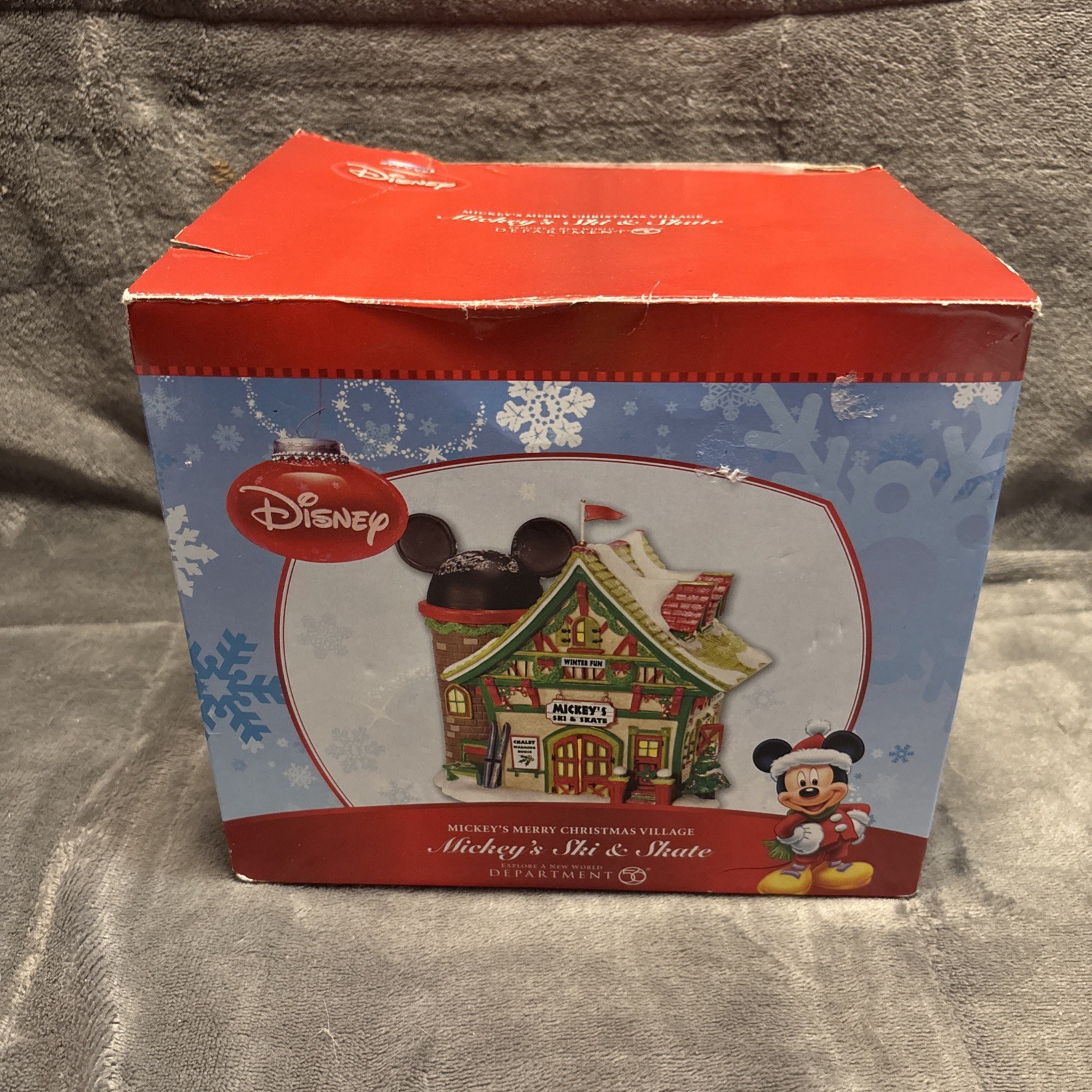 Department 56 Mickeys Ski and Skate Christmas House 🎄🎄🎄