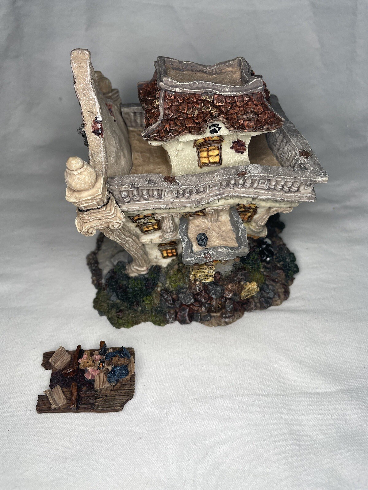 Boyd’s Bearly Built Village, The Boyds Town Police Station, 1E/3787