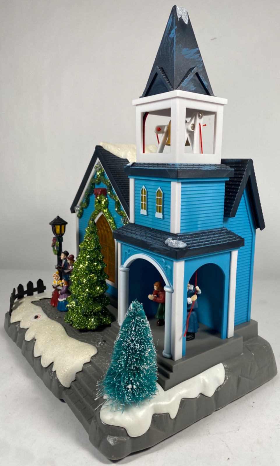 VINTAGE ELUCEO CHRISTMAS VILLAGE ANIMATED LED LIGHTED & MUSICAL CHURCH C63639