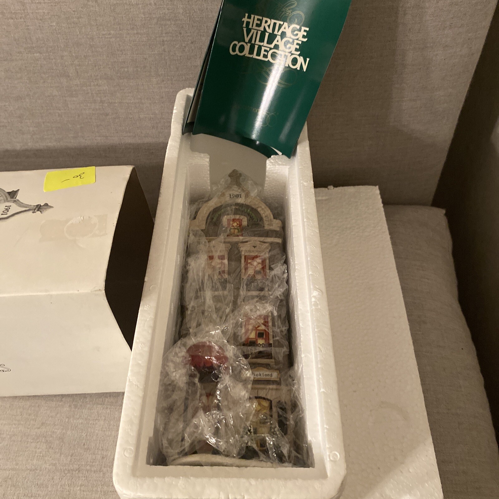Department 56 Pickford Place Christmas In The City Series Dated 1995 NIB