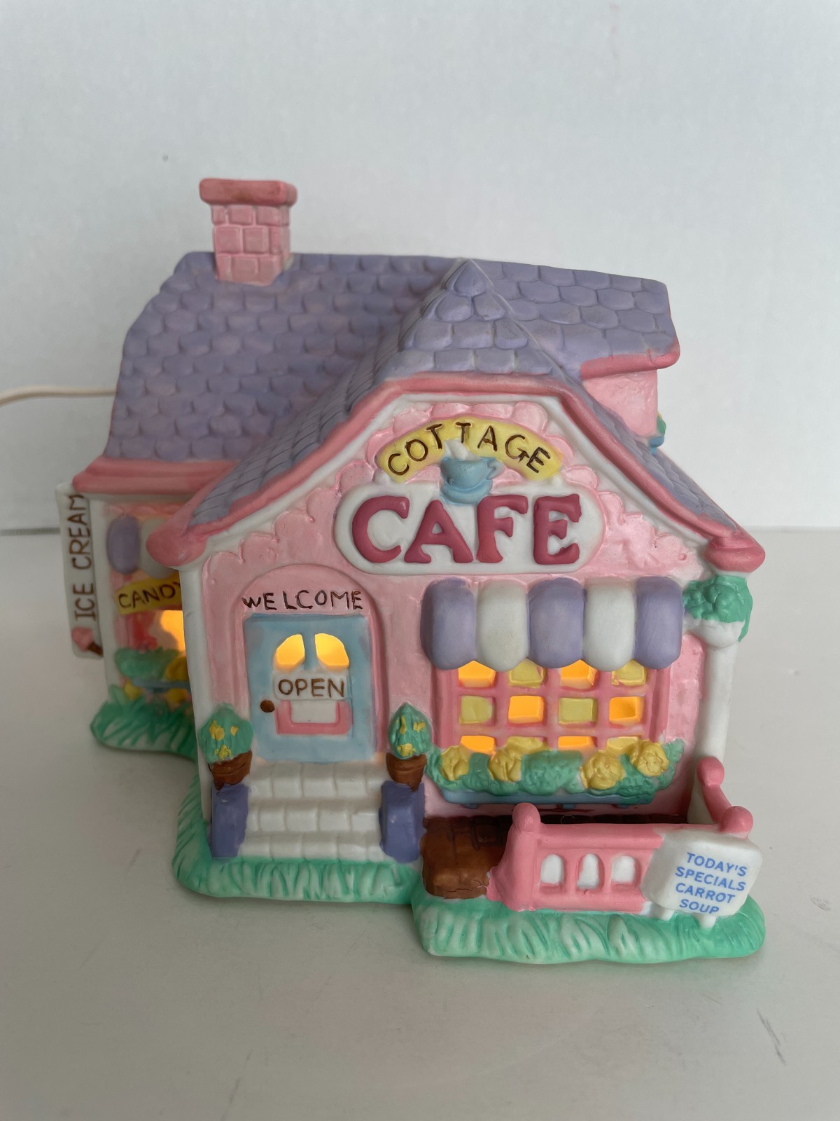 COTTONTAIL LANE EASTER/SPRINGTIME LIGHTED “CAFE” EXCELLENT CONDITION