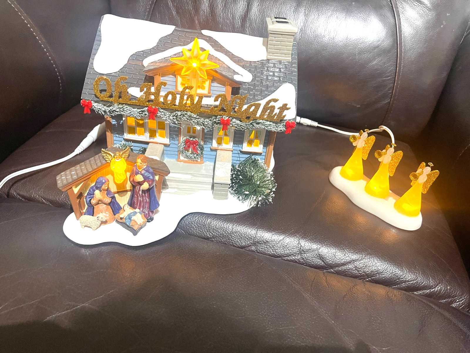dept 56 CHRISTMAS LANE OH HOLY NIGHT HOUSE 6009702 W/BOX &ADAPTER &LIGHT NEW