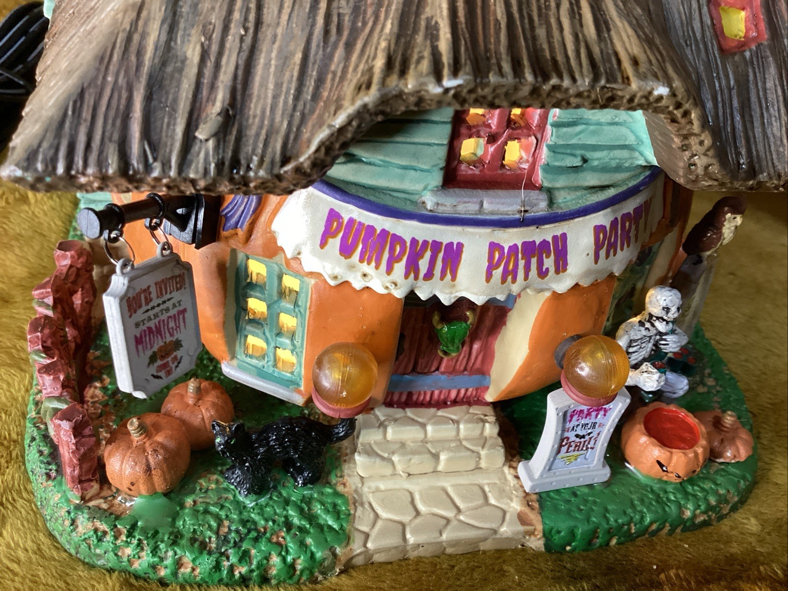 NEW Lemax Spooky Town Pumpkin Patch Party Halloween Village Pumpkin House NIB