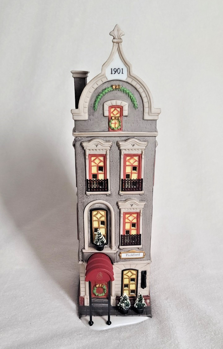 Dept 56 #58877Christmas In The City Pickford Place Heritage LIGHT w/box Retired