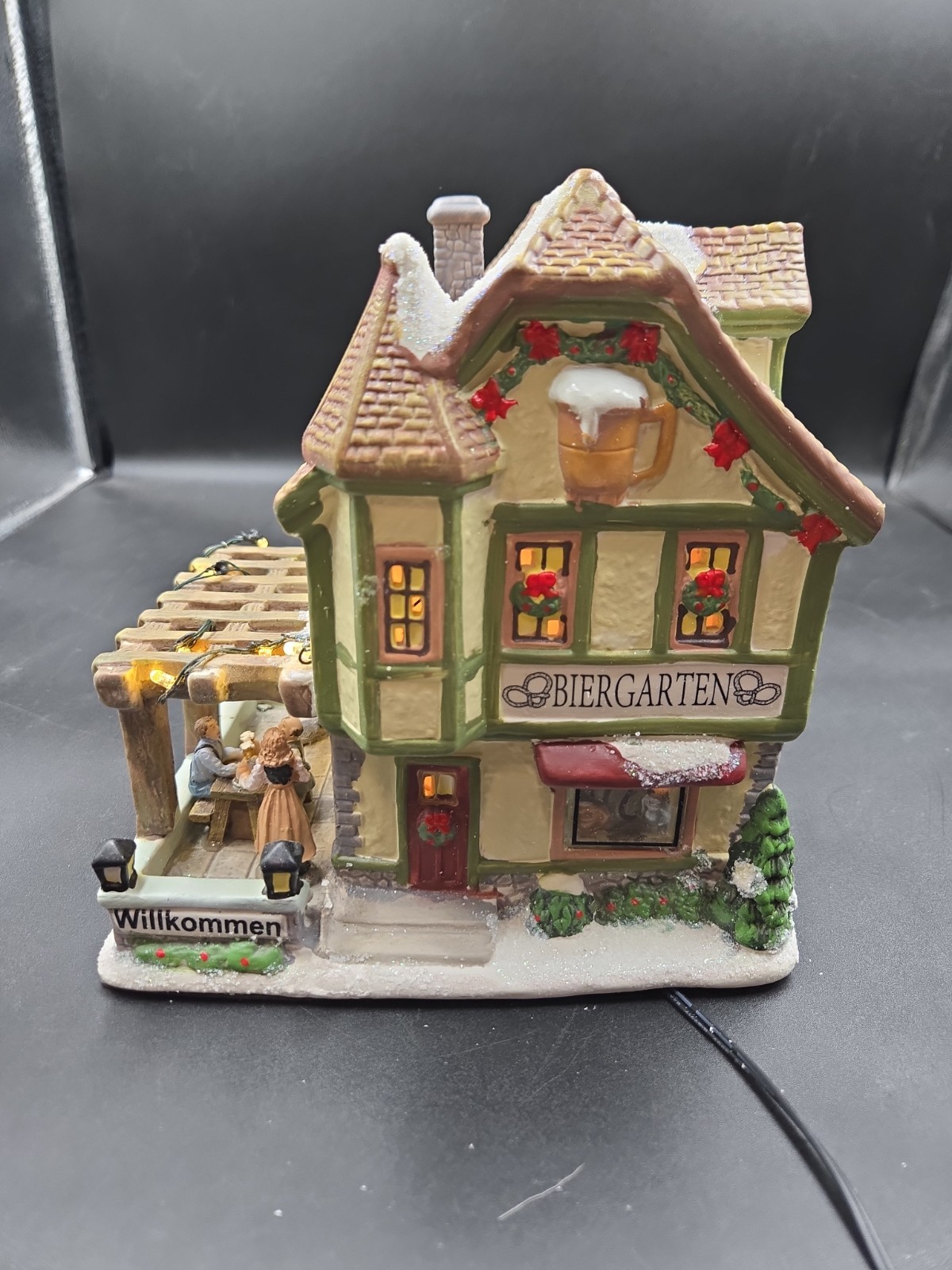 St. Nicholas Square Biergarten Beer Garden Building w/Box Retired Beergarden NEW