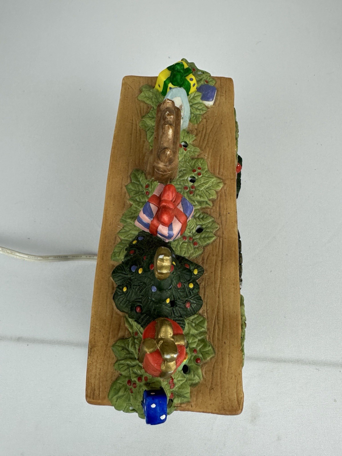 Brinns Lighted Ceramic Holiday Fireplace “Christmas Eve” Village Figurine