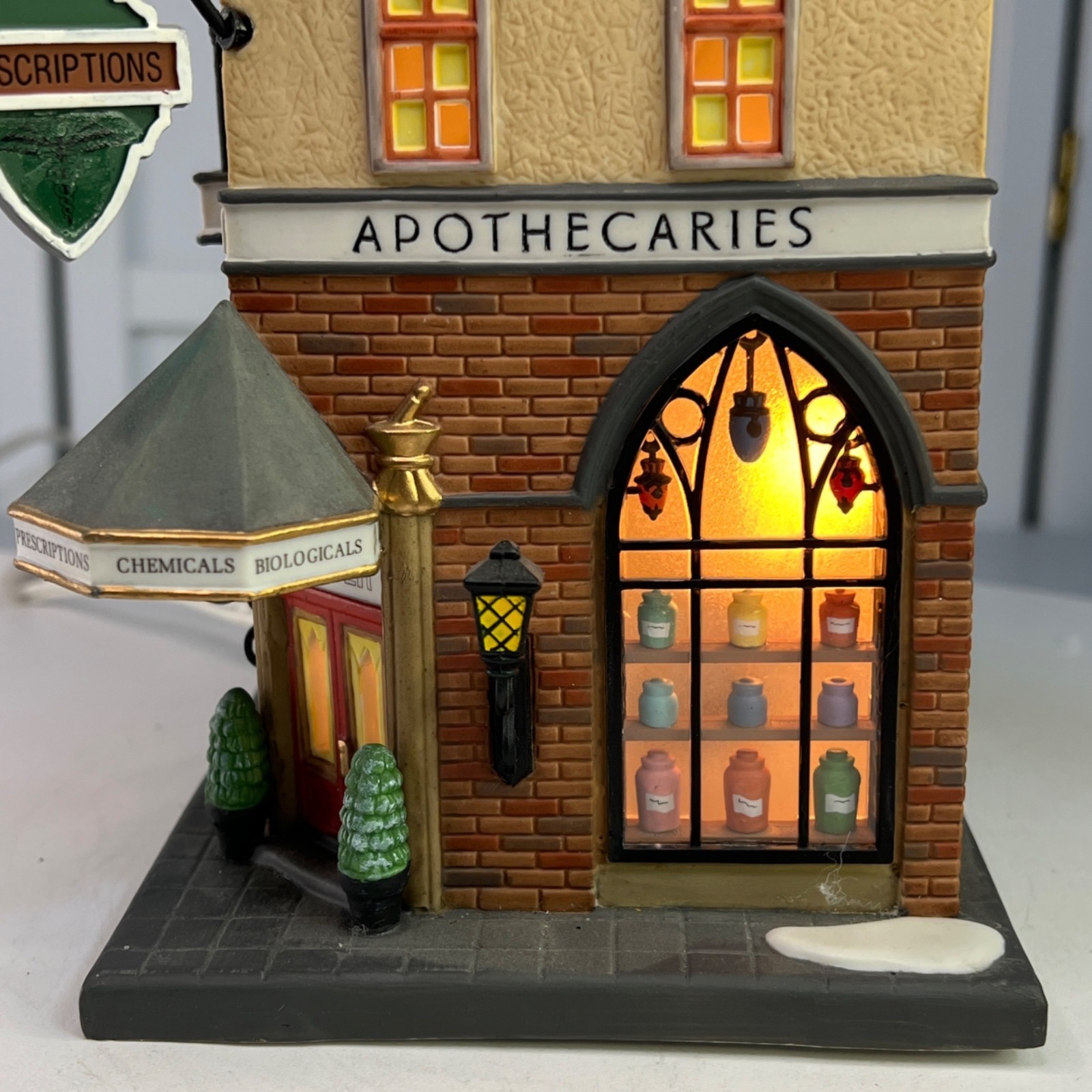 Dept 56 Foster Pharmacy Christmas in the City Lighted Building – 2000 (NO Box)