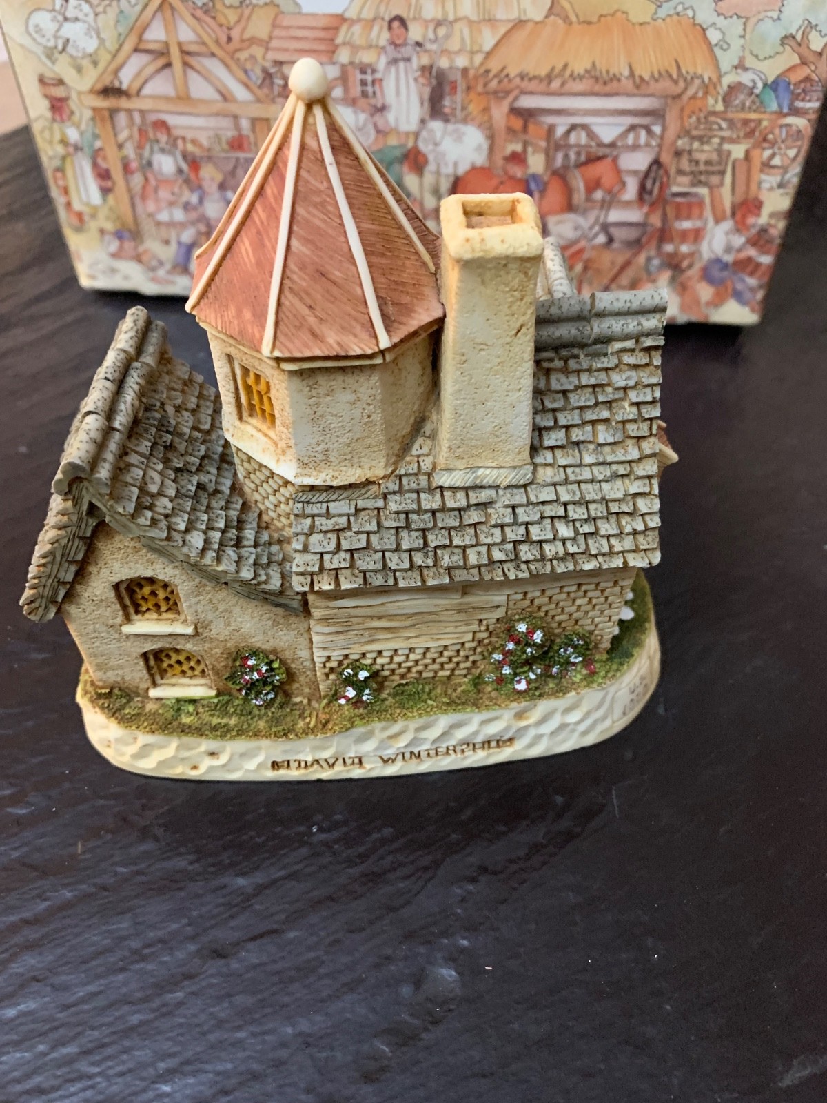 David Winter Cottage Lucy’s Nic Nicks Handmade and hand painted DWF 05 2003
