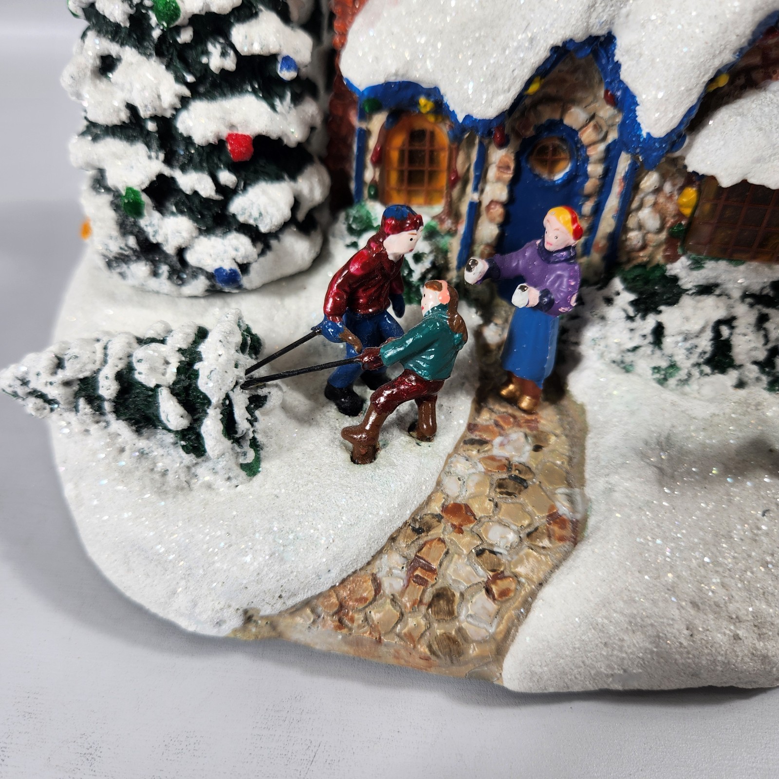 Thomas Kinkade Country Christmas Homecoming Light-Up House 2015 Teleflora
