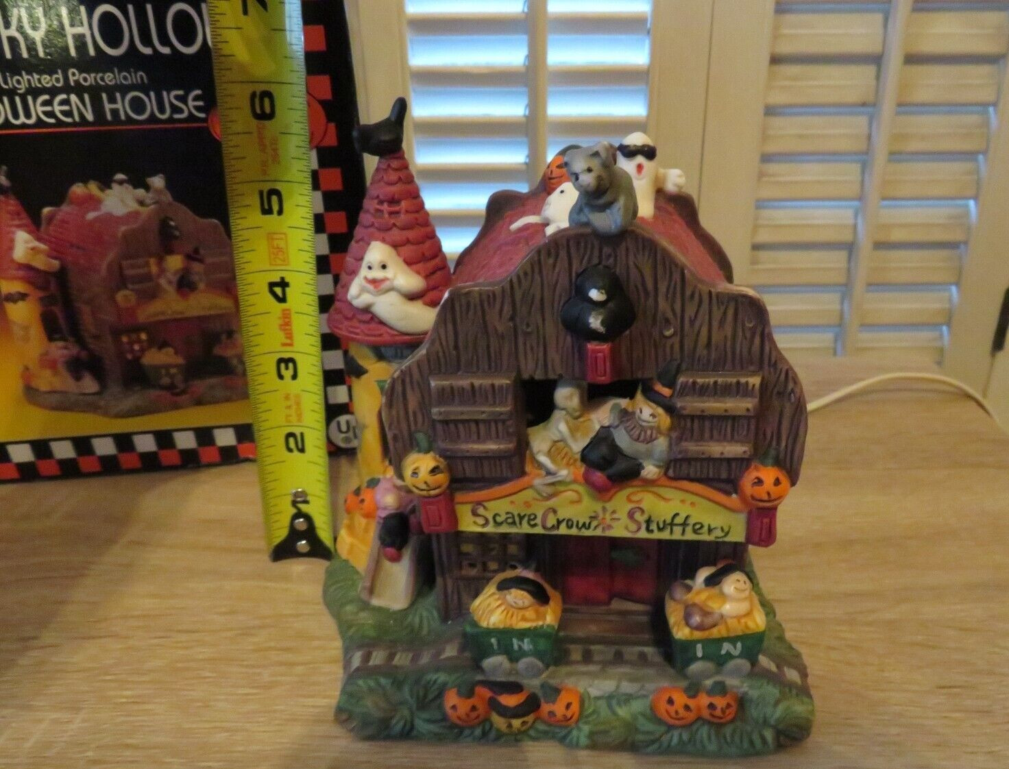 Retired Spooky Hollow SCARECROW STUFFERY Barn Halloween Lighted Village House