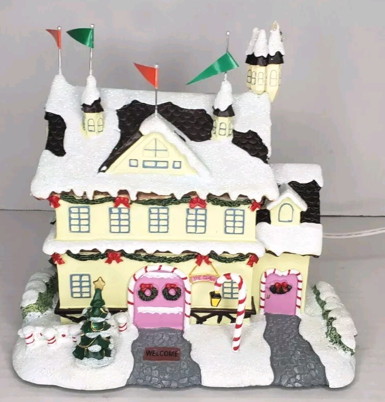 Hawthorne Village Rudolph’s Christmas Town Santa and Mrs Claus’ Castle Pre-owned