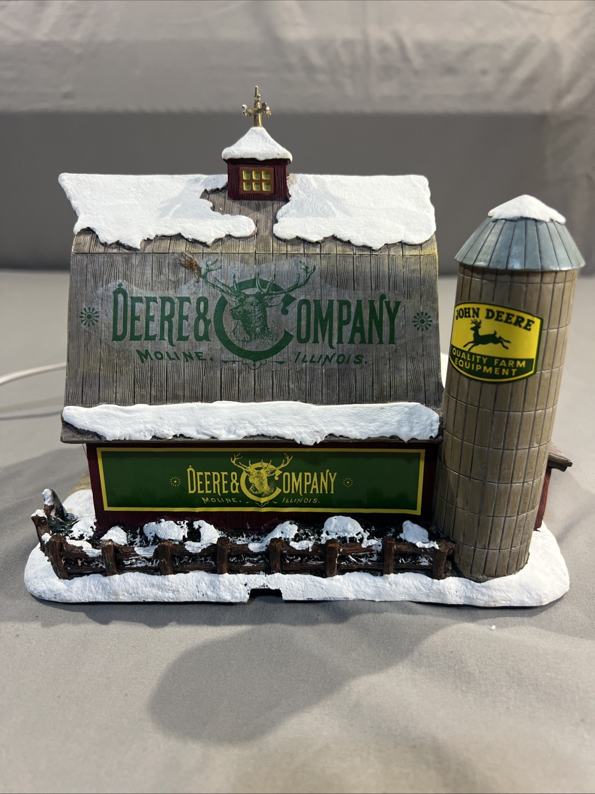 Hawthorne Village 2003 John Deere Barn 8x6x8 Village Collection Thomas Kinkade