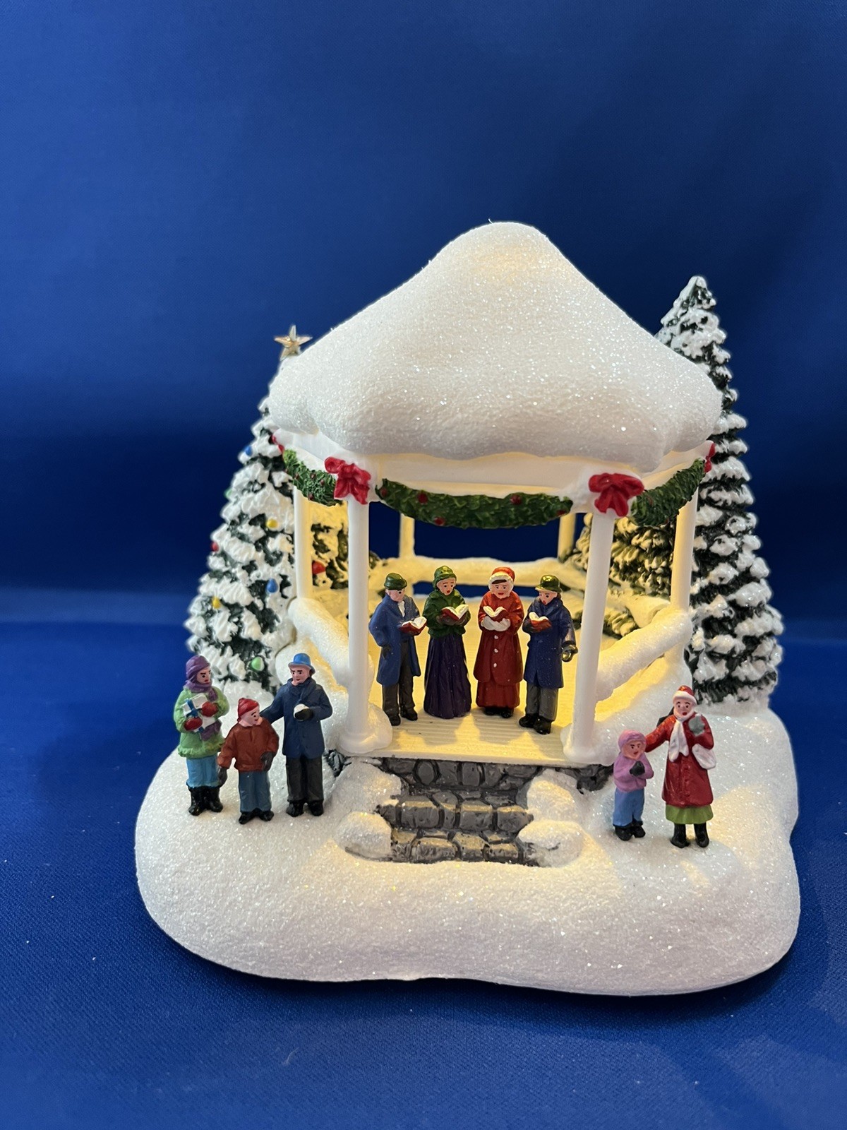 Thomas Kinkade Teleflora 2023 Sweet Sounds Of Christmas Lighted Carolers Gazebo