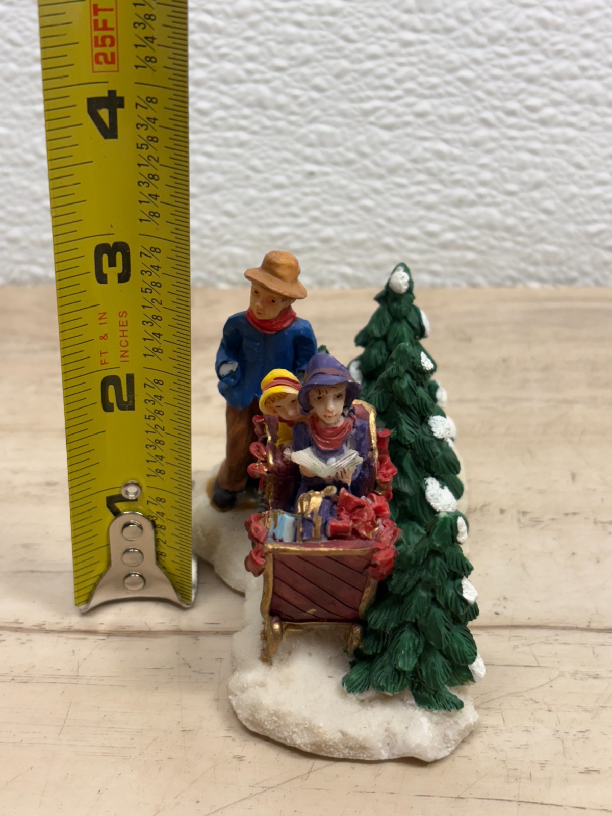 Set Of 3 Christmas Village Ceramic Figurines People And Arch