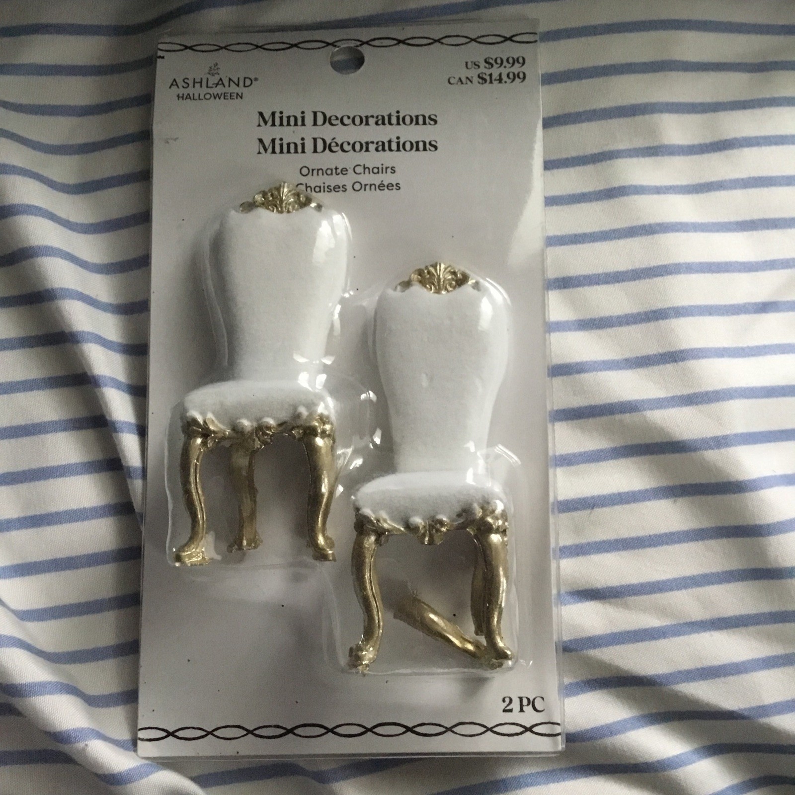 ASHLAND HALLOWEEN MINIATURES WHITE GOLD TRIM ORNATE CHAIRS 2 IN DAMAGED PACKAGE