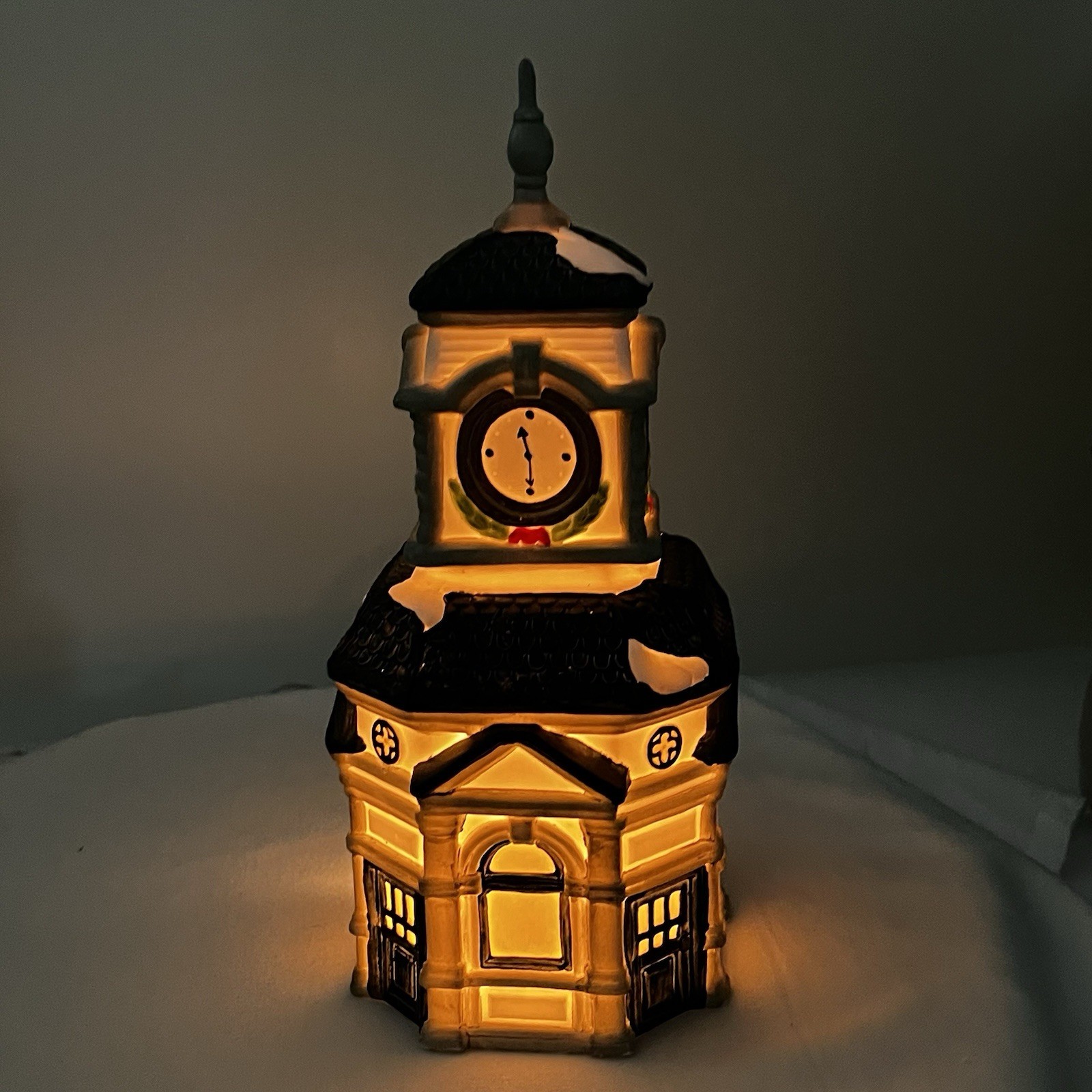 Vintage Dickens Collectables “Town Clock” Lighted Christmas Village House 1996