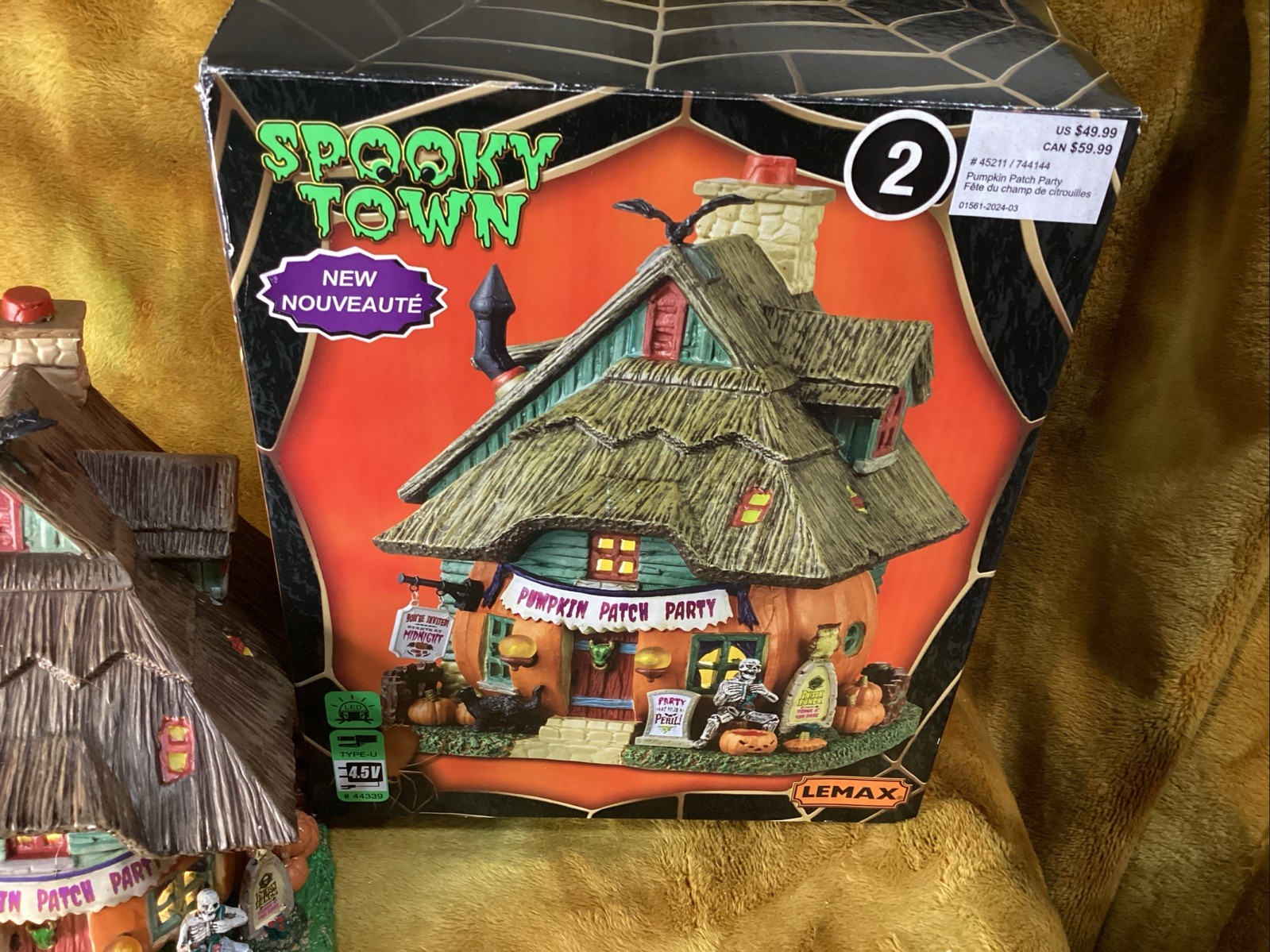NEW Lemax Spooky Town Pumpkin Patch Party Halloween Village Pumpkin House NIB