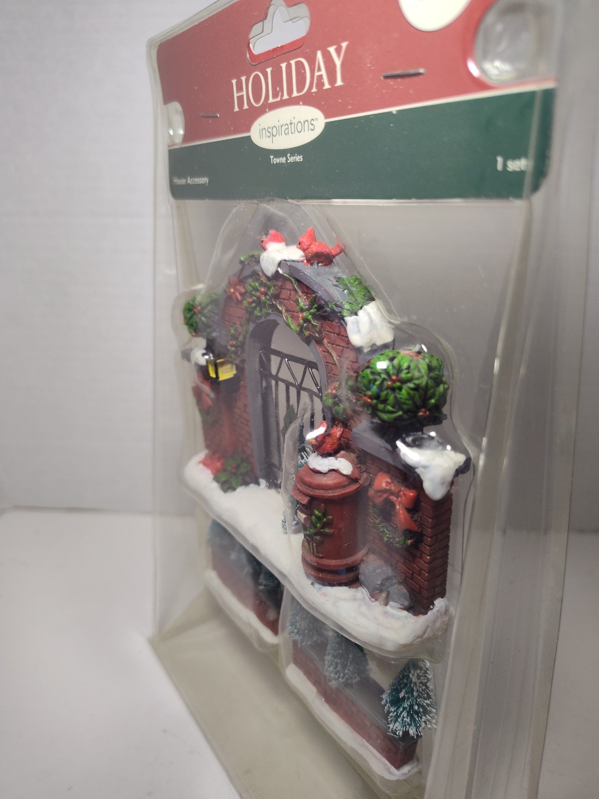 Holiday Inspirations Towne Series Christmas Village Gate Accessory NIB Decor