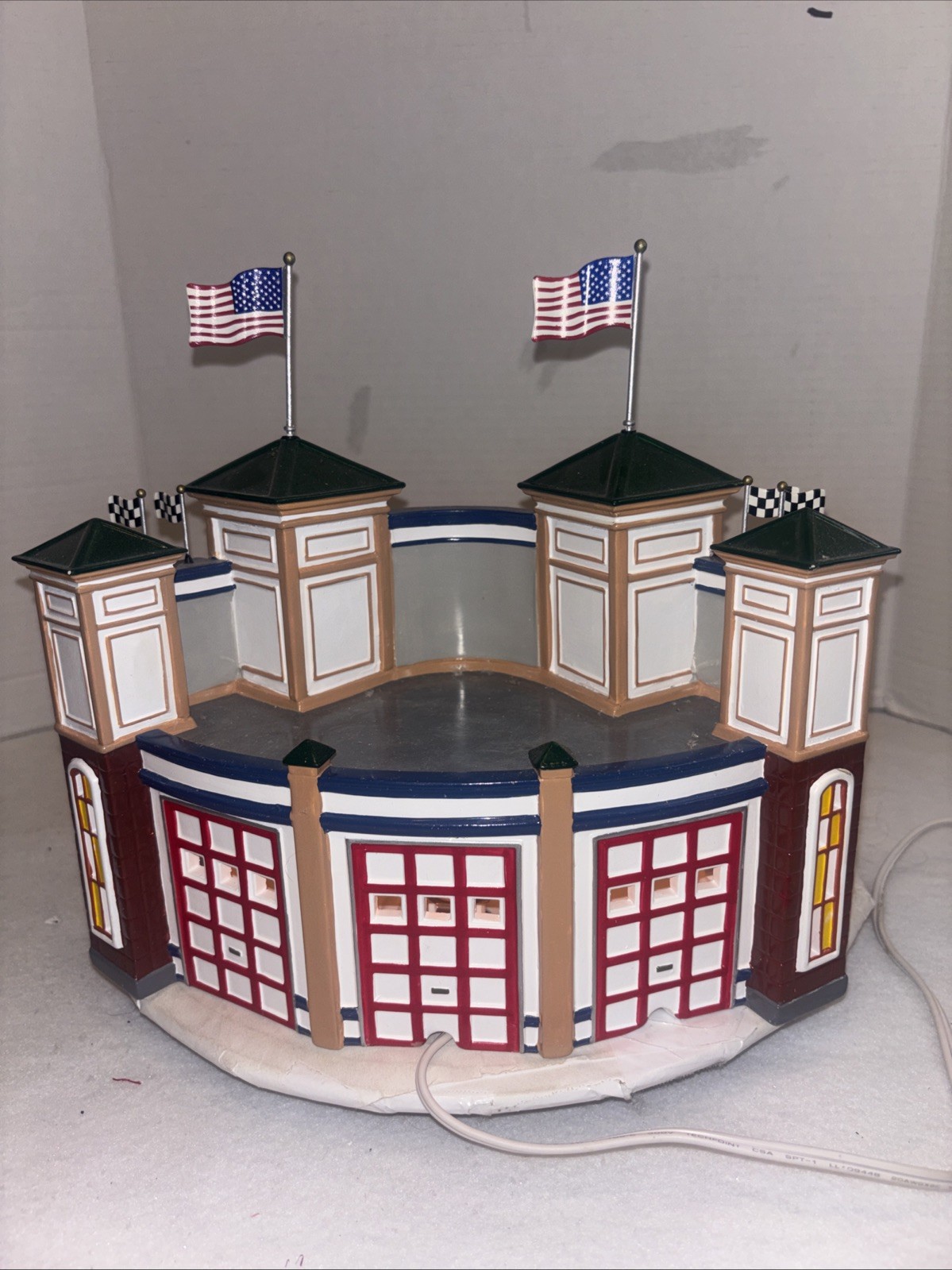 2005 Department 56 NASCAR CAFE Snow Village (lights up) w/ Car