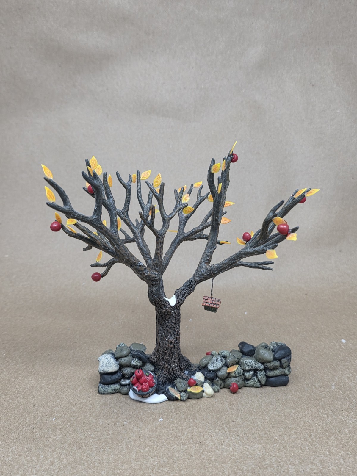 Department 56 “Fieldstone Wall Apple Tree” Birdhouse Apples Leaves #52768