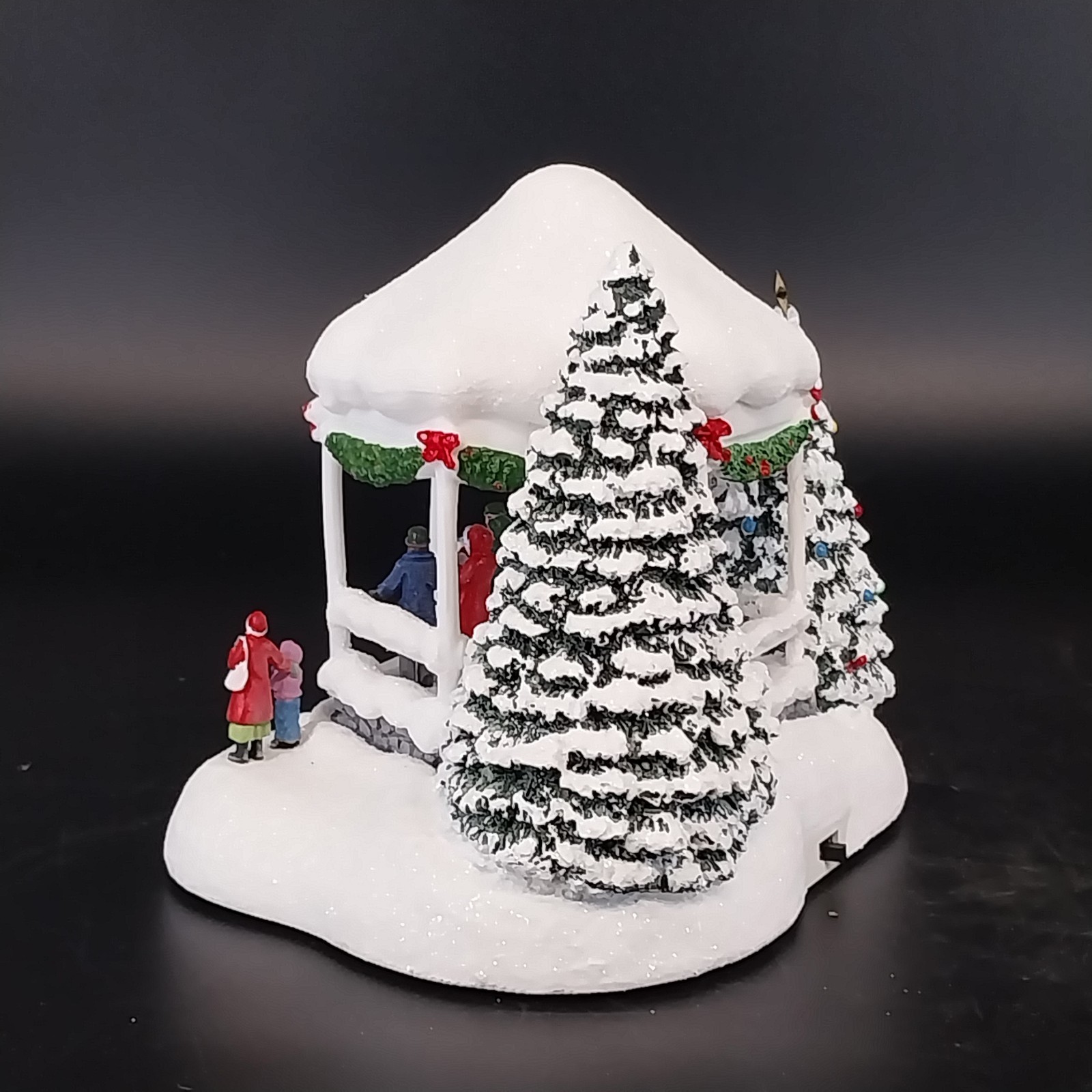 Thomas Kinkade Sweet Sounds Of Christmas Teleflora Lighted Gazebo 2023 Village